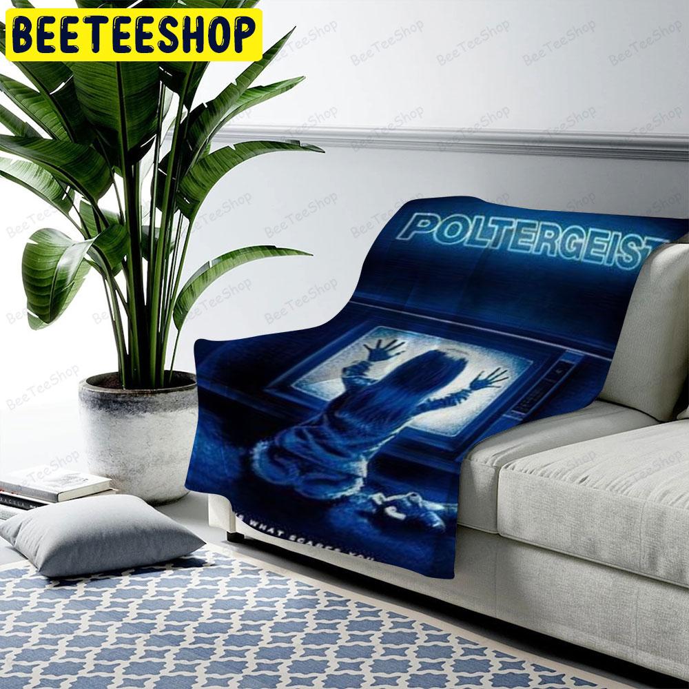 It Knows What Scares You Poltergeist Halloween Beeteeshop US Cozy Blanket