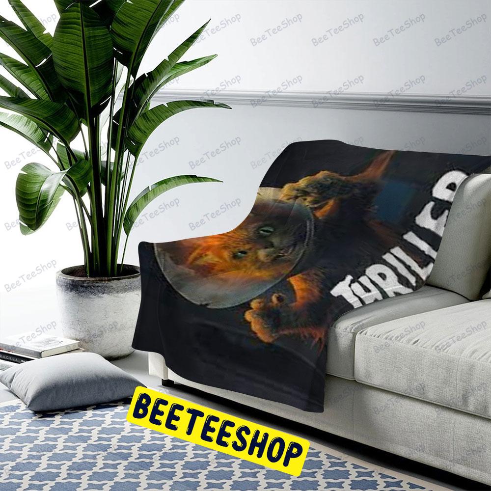 Cat Thriller Scared Shrekless Halloween Beeteeshop US Cozy Blanket