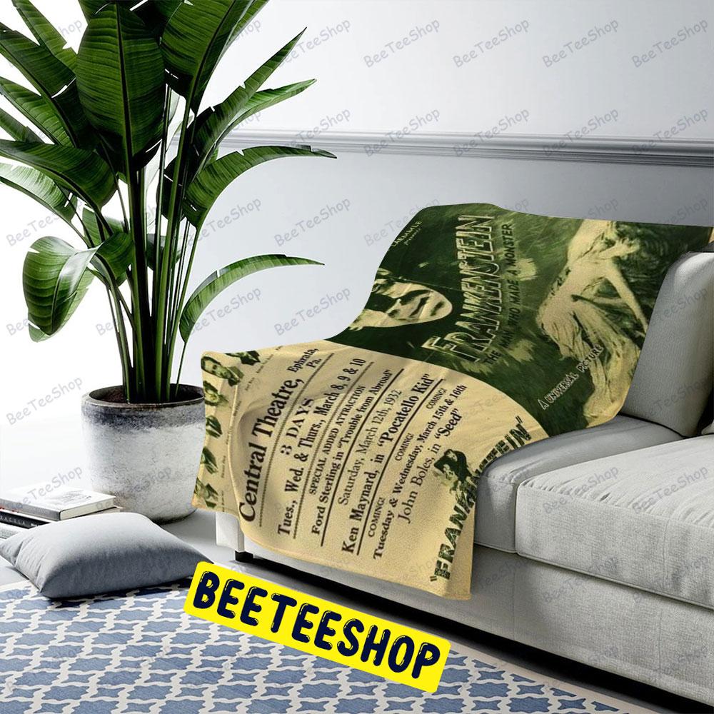 Central Theatre Frankenstein Halloween Beeteeshop US Cozy Blanket