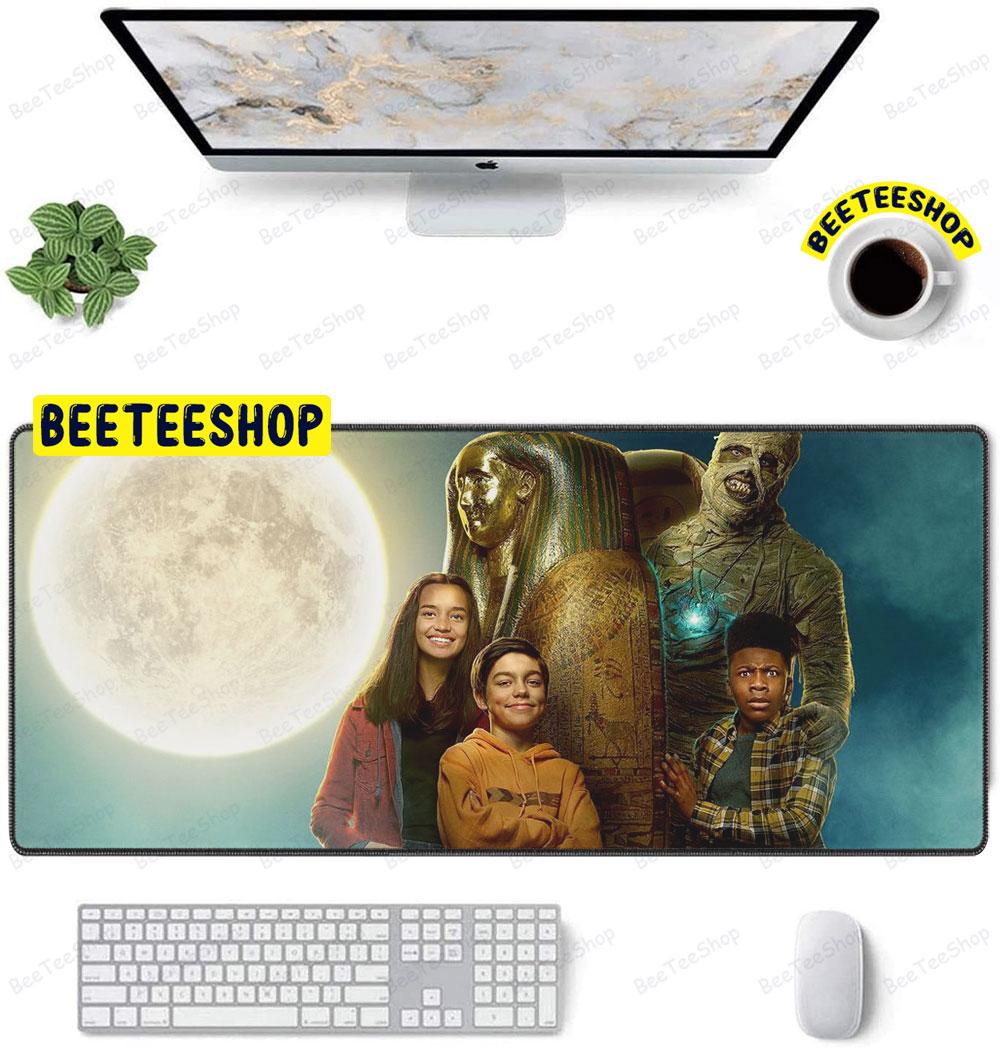 Horror Movie Under Wraps Halloween Beeteeshop Mouse Pad