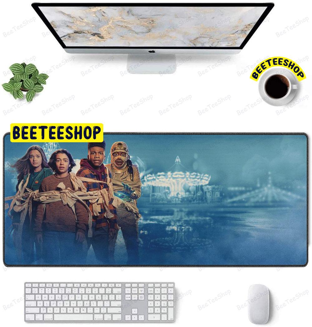 Magic Movie Under Wraps. Halloween Beeteeshop Mouse Pad