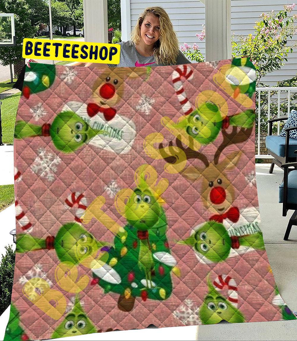 Pink Back Ground Baby Grinch Trending Quilt