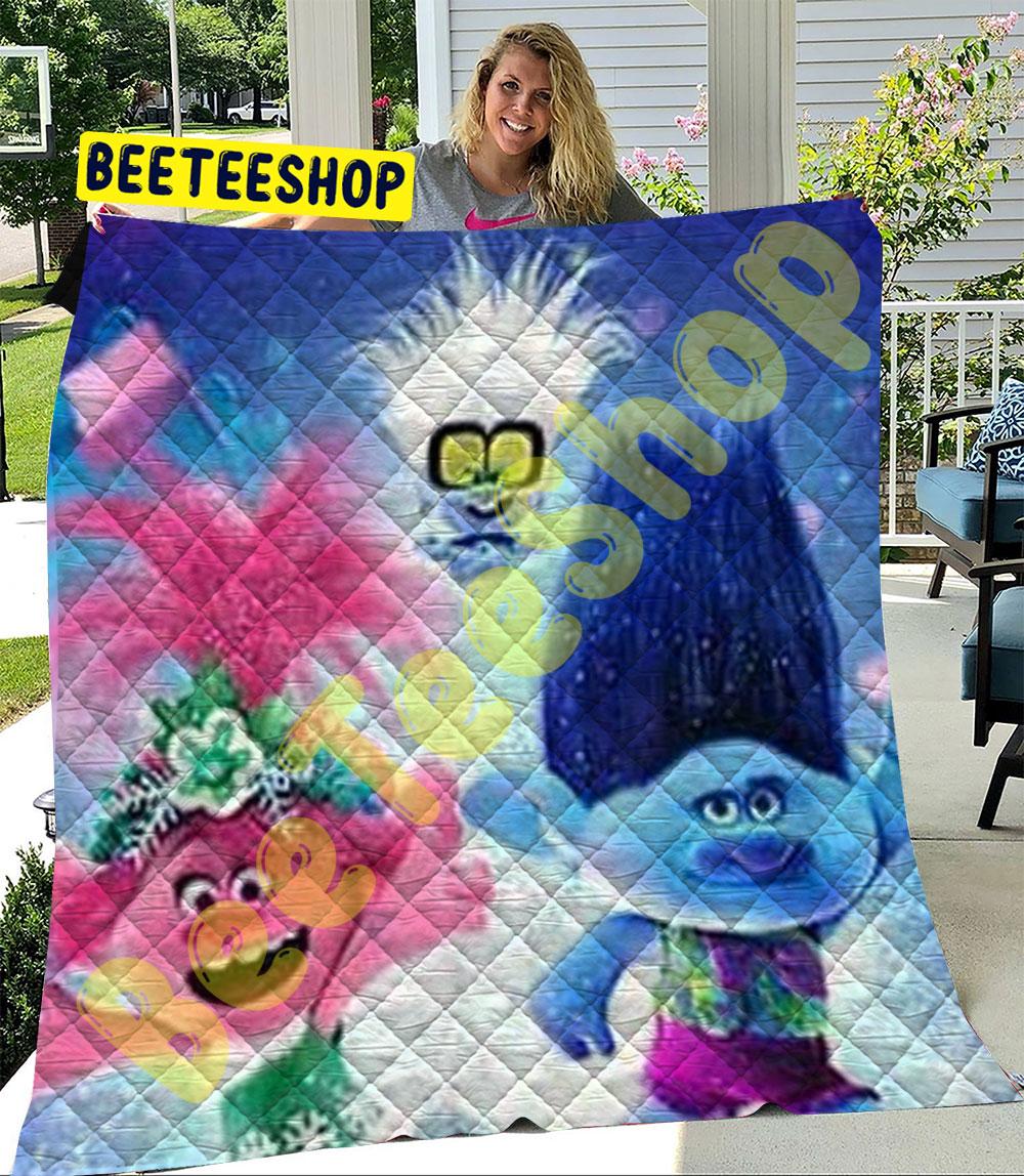 Trolls Holiday 18 Trending Quilt