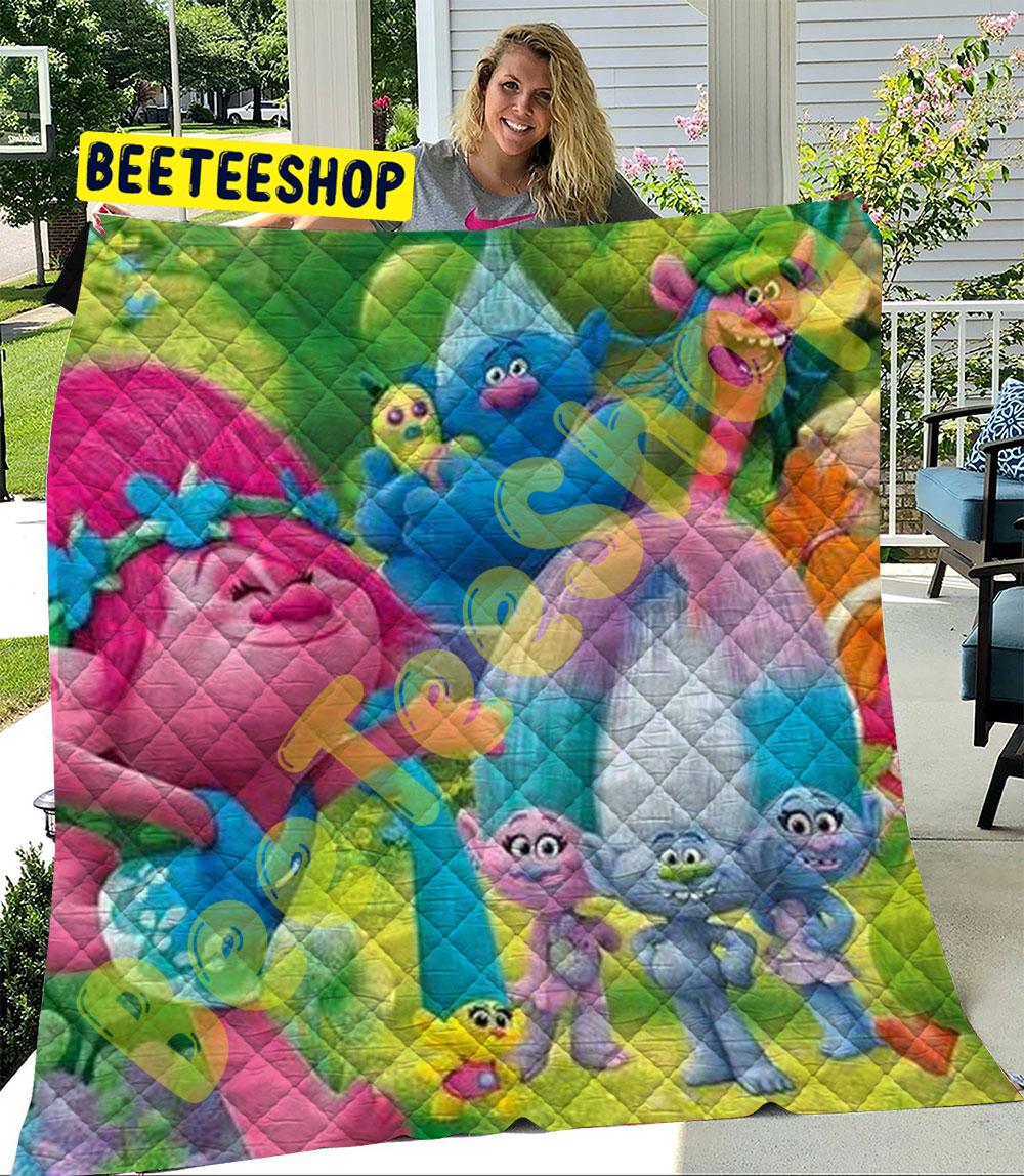 Trolls Holiday 19 Trending Quilt