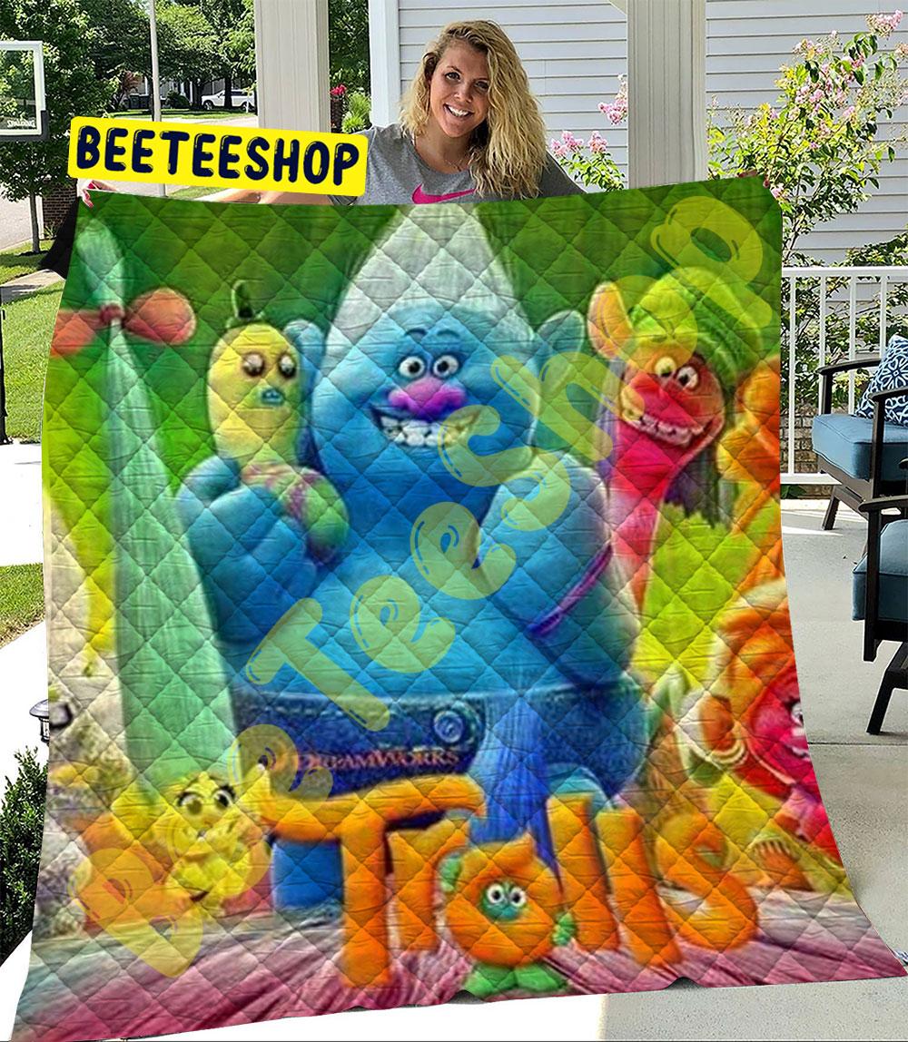 Trolls Holiday 24 Trending Quilt